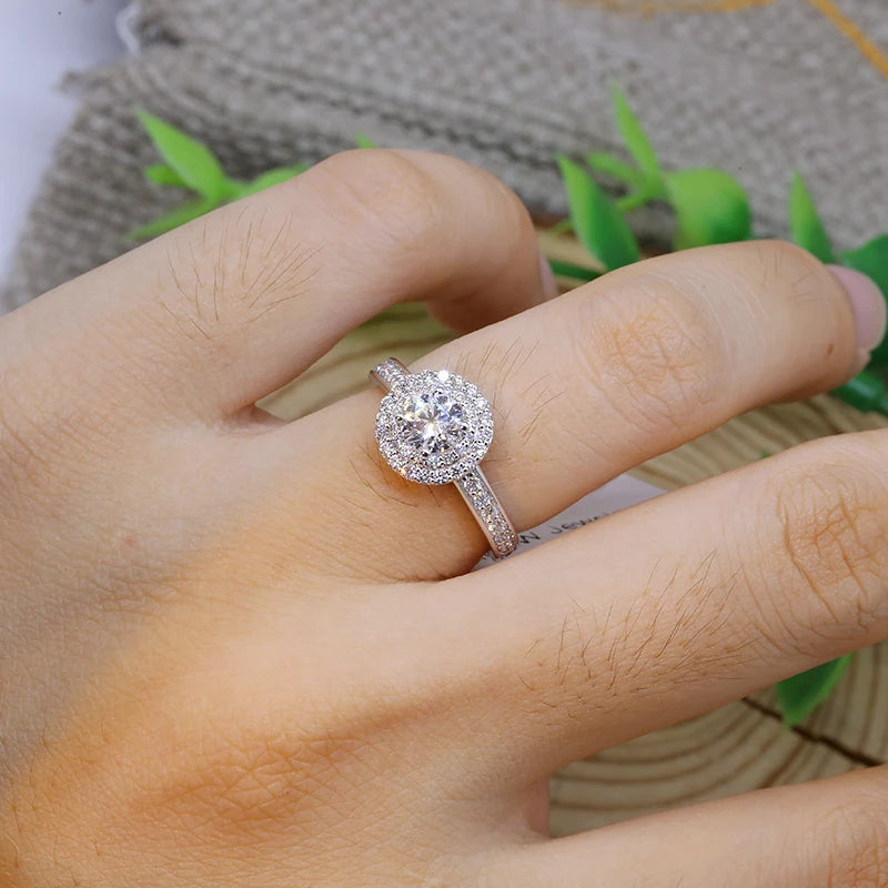Gold ring featuring a round lab-grown diamond