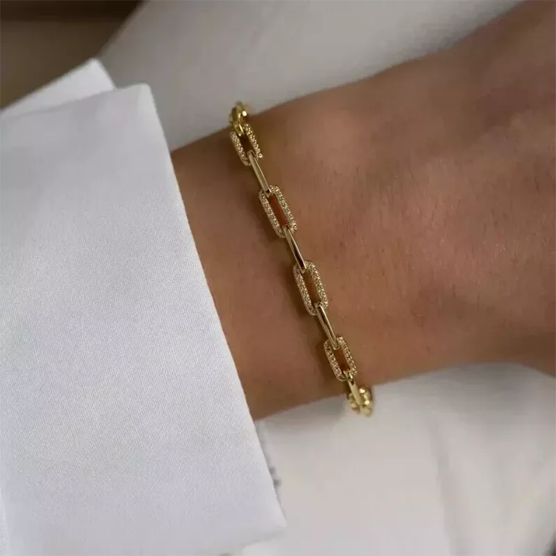 Delicate lab-grown diamond tennis bracelet in white, rose or yellow gold