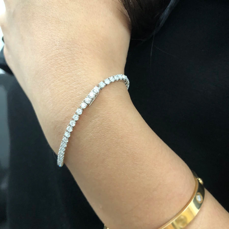 Classic lab-grown diamond tennis bracelet