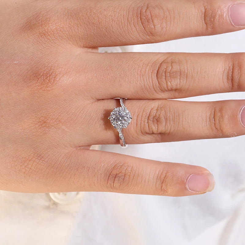 Round lab-grown diamond engagement ring