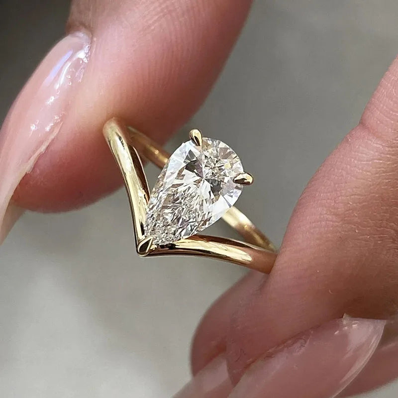 Pear-cut lab-grown diamond chevron ring