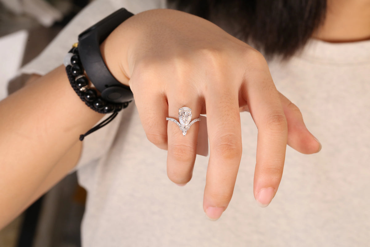 Jardin Camélia Brise Wedding Band