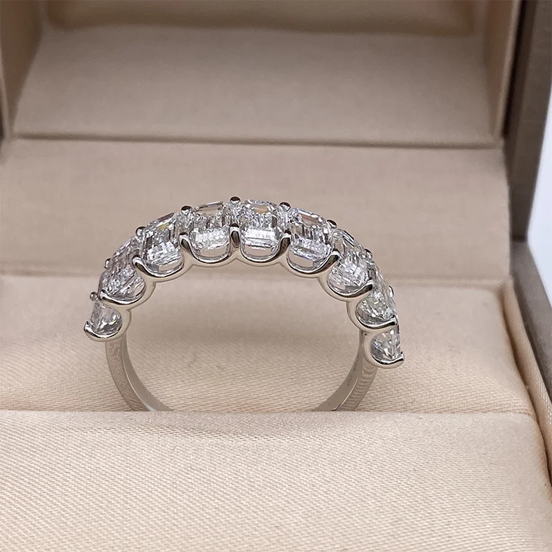 Lumière Cosmos Stellaire Wedding Band