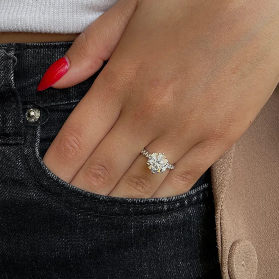 Round diamond engagement and wedding ring set