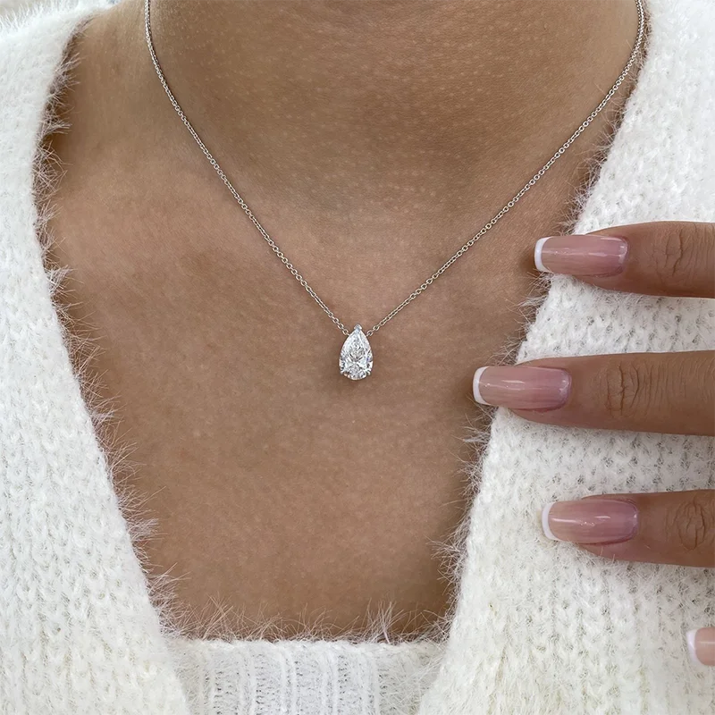 Pear-cut diamond pendant necklace