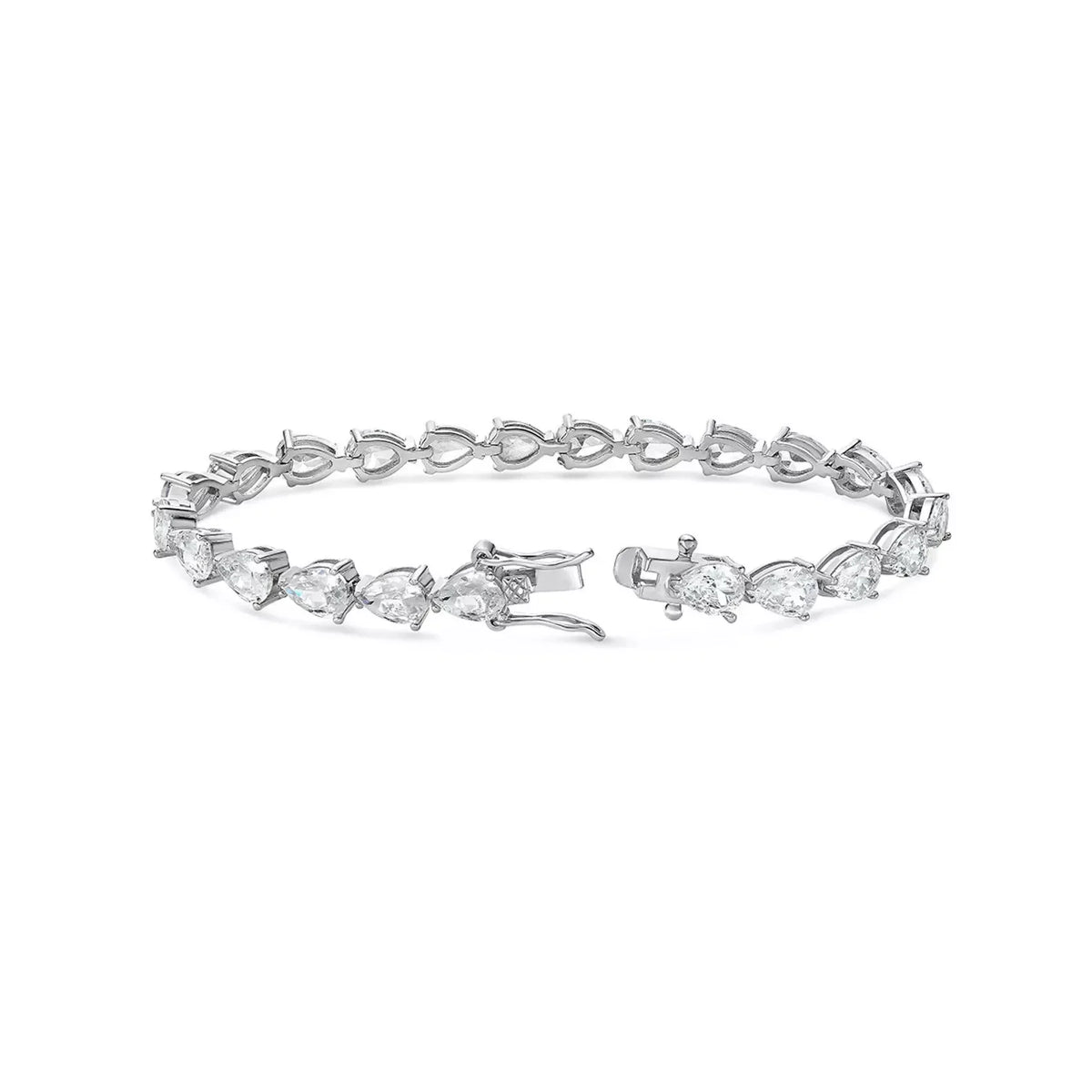 Lab-grown pear diamond bracelet