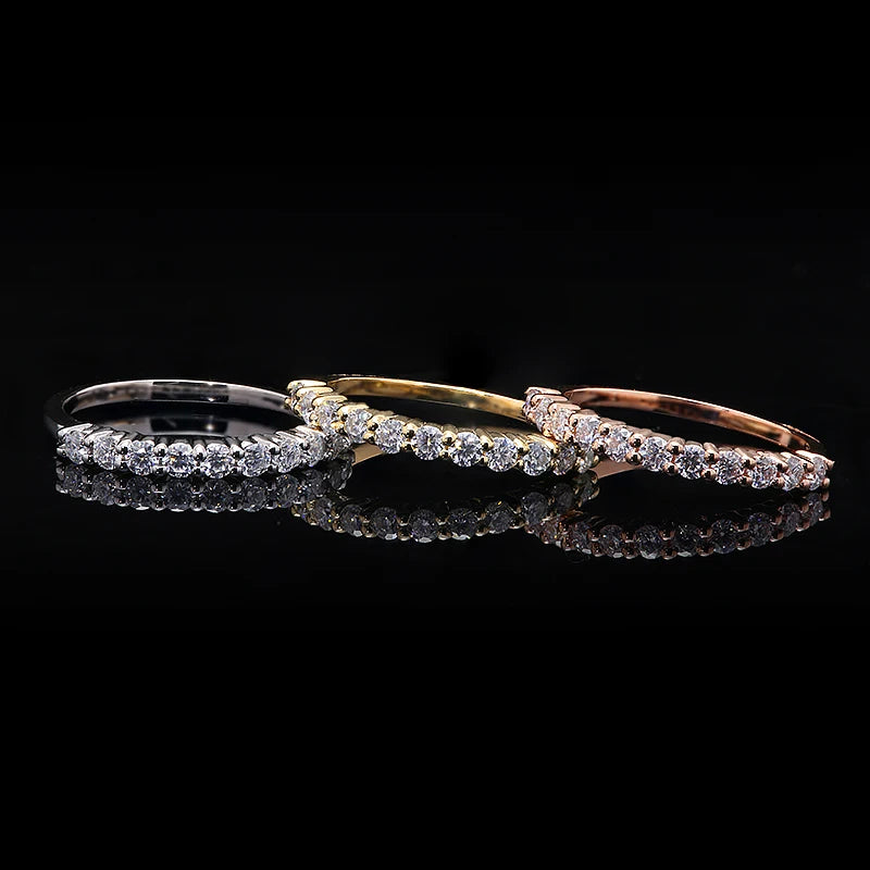 Round lab-grown diamond wedding band