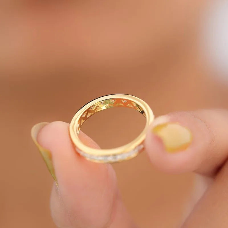Slender band ring set with round lab-grown diamonds