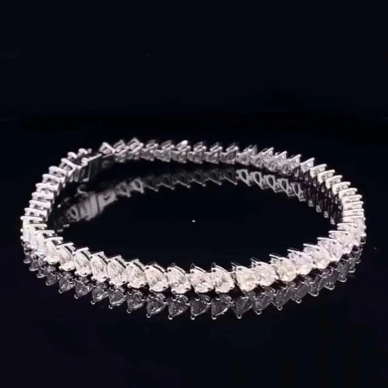 Pear-cut diamond line bracelet