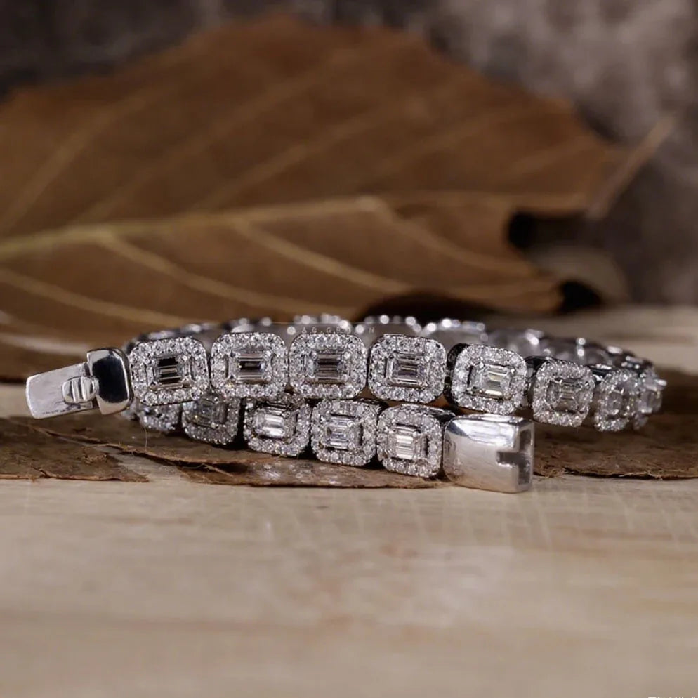 Mixed emerald and round diamond bracelet