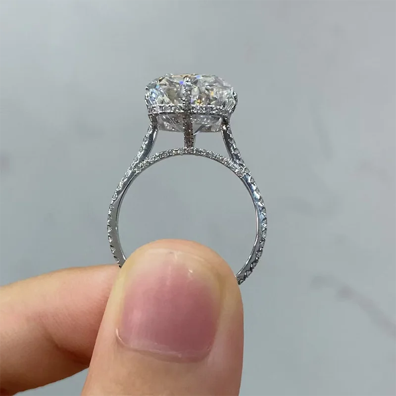 18K gold ten carat radiant diamond engagement ring