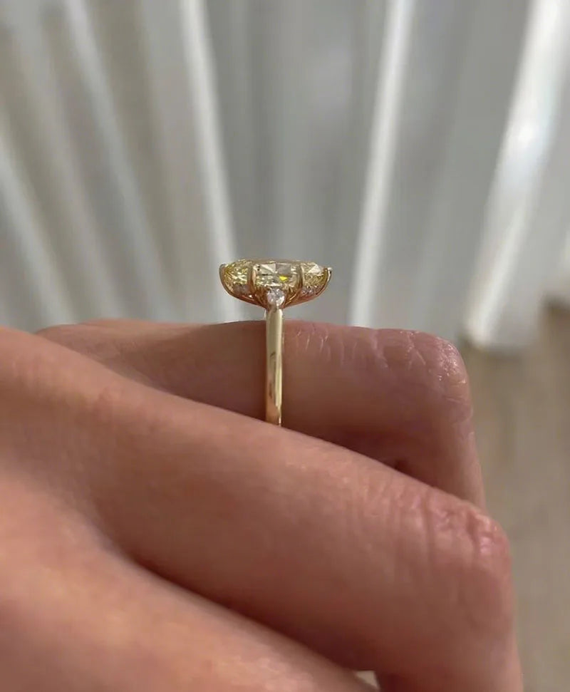 Lumière Azur Rayon Ring