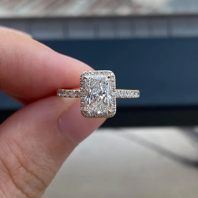 Radiant-shaped diamond engagement ring