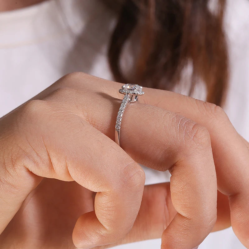 Round brilliant lab-grown diamond halo ring