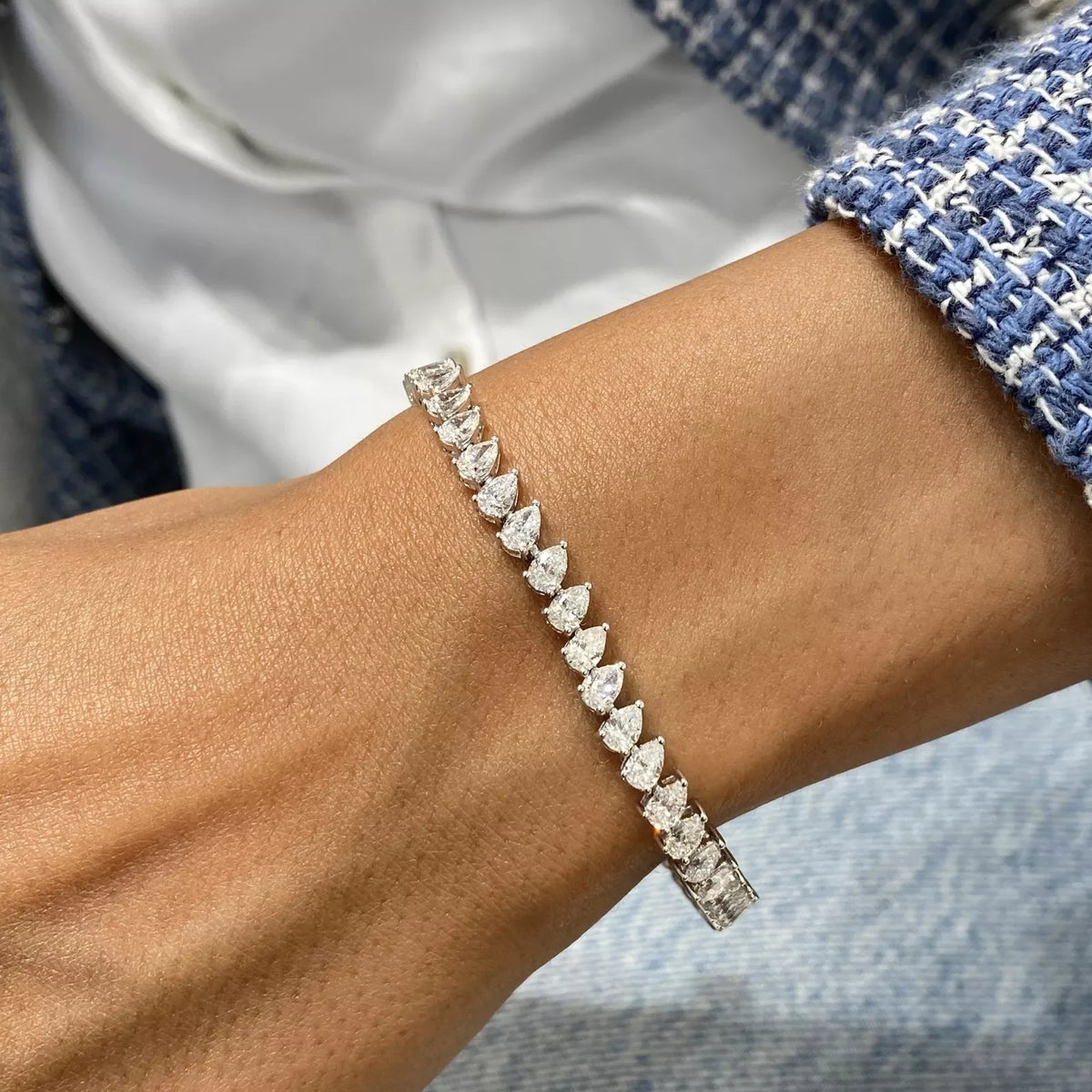 Lab-grown pear diamond bracelet
