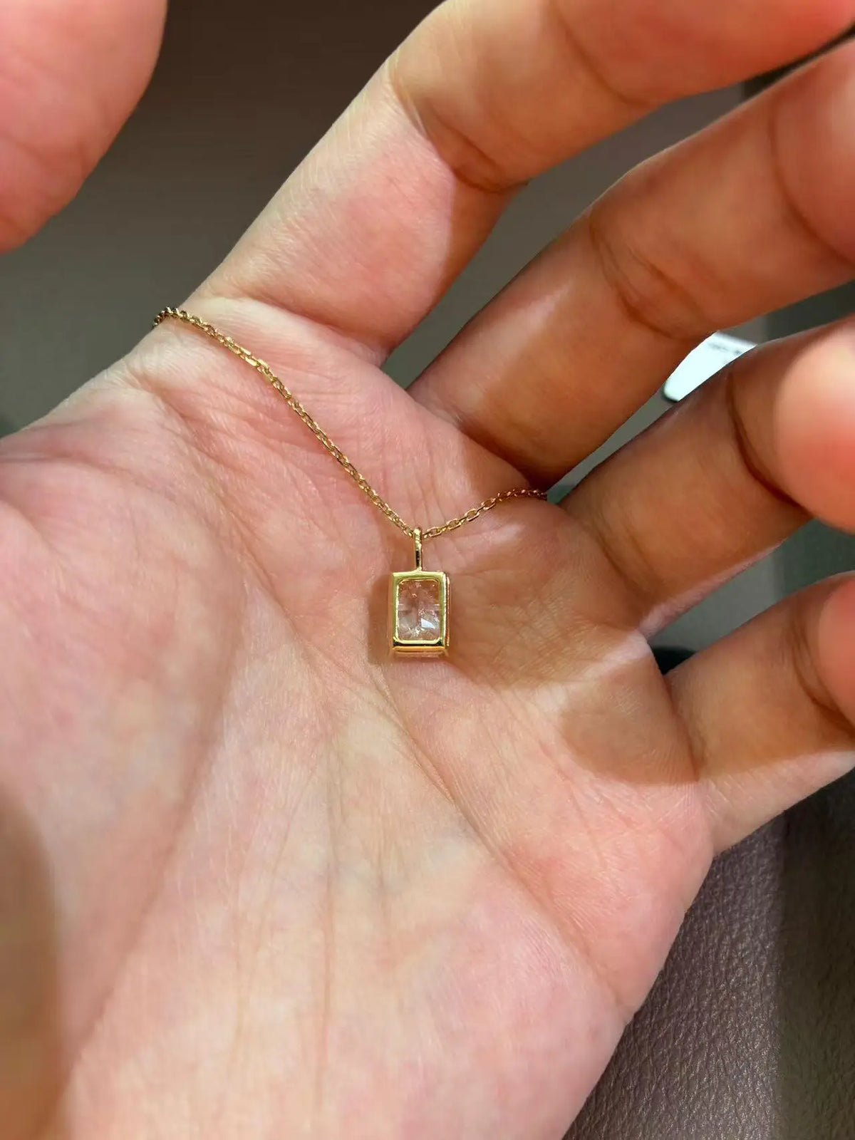 Fancy pink diamond necklace design