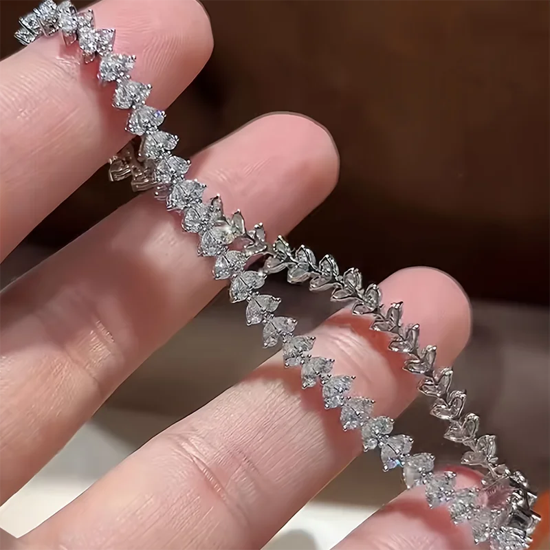 Pear-cut diamond line bracelet