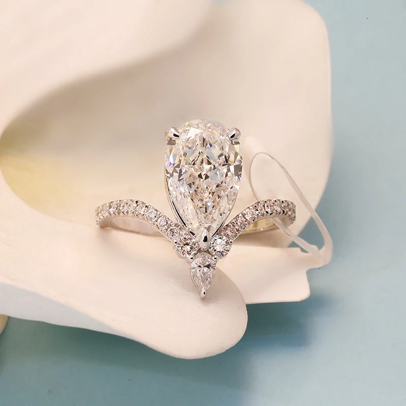 Pear-cut lab-grown diamond V-band engagement ring