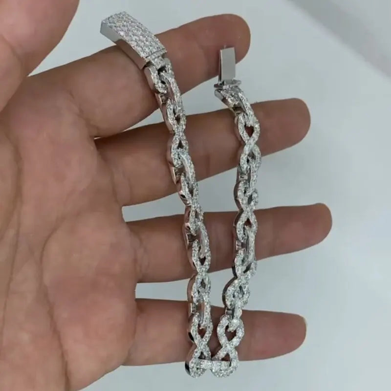 Lab-grown diamond link bracelet design