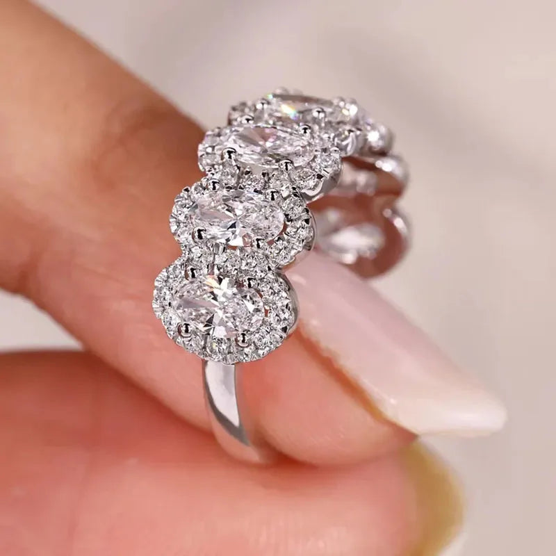 Éclat Vivienne Éternité Wedding Band