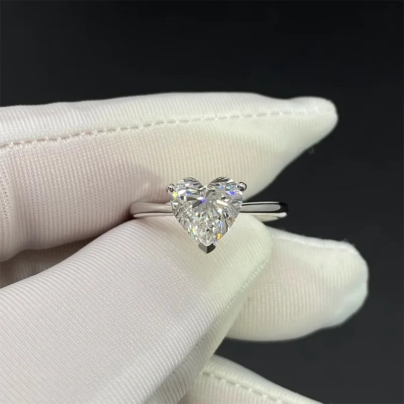Heart-cut lab-grown diamond solitaire ring