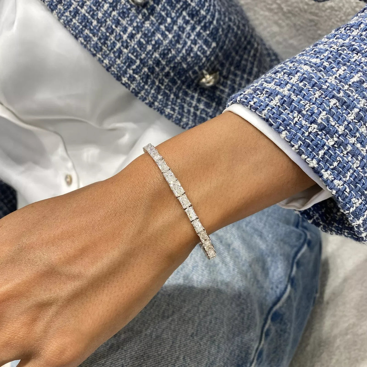 Radiant diamond line bracelet