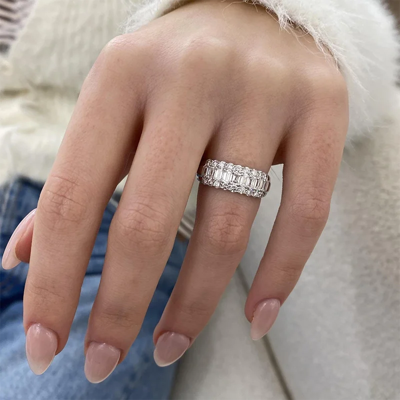 Lumière Nocturne Stellaire Wedding Band