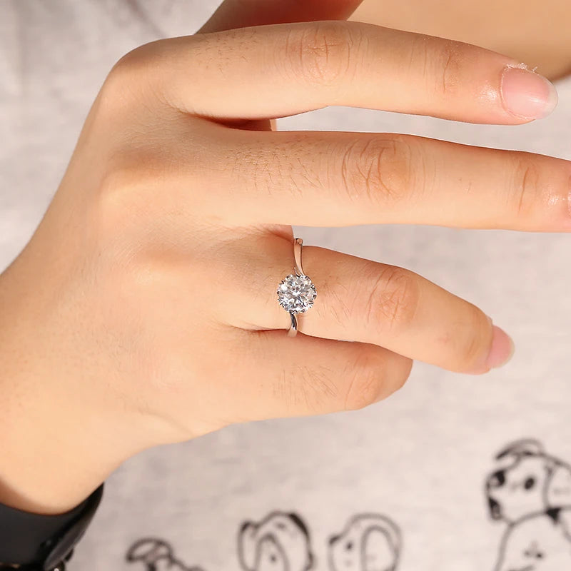 10K white gold ring with round lab-grown diamond