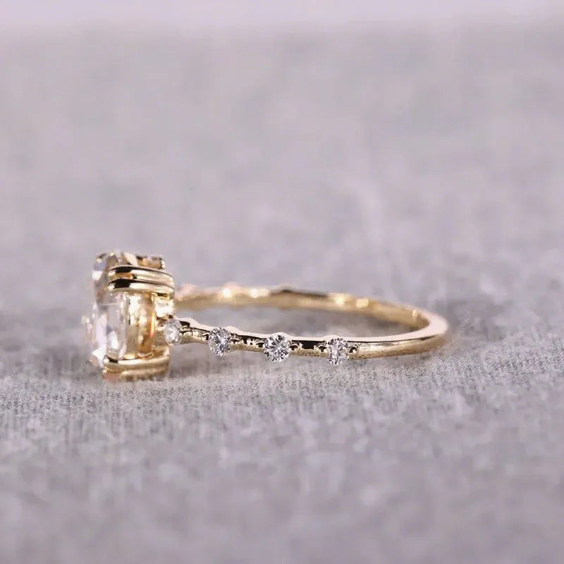 Éclat Colette Reflet Wedding Band