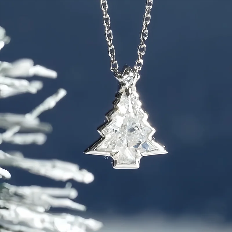 Lab-grown diamond Christmas tree pendant