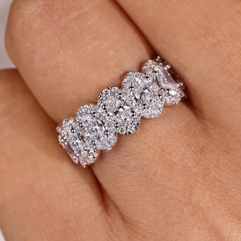 Oval-cut lab-grown diamond band