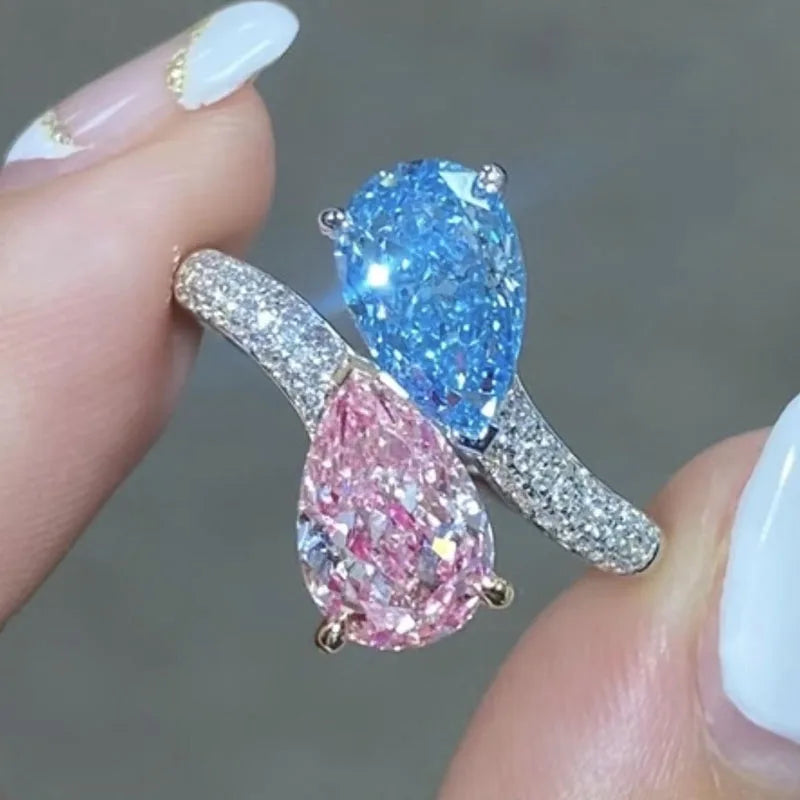 Pink and blue pear-cut lab-grown diamond ring