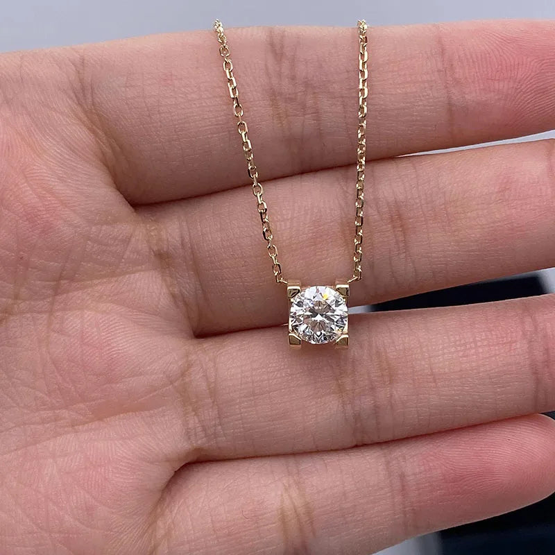 Horn-inspired pendant with round lab-grown diamond