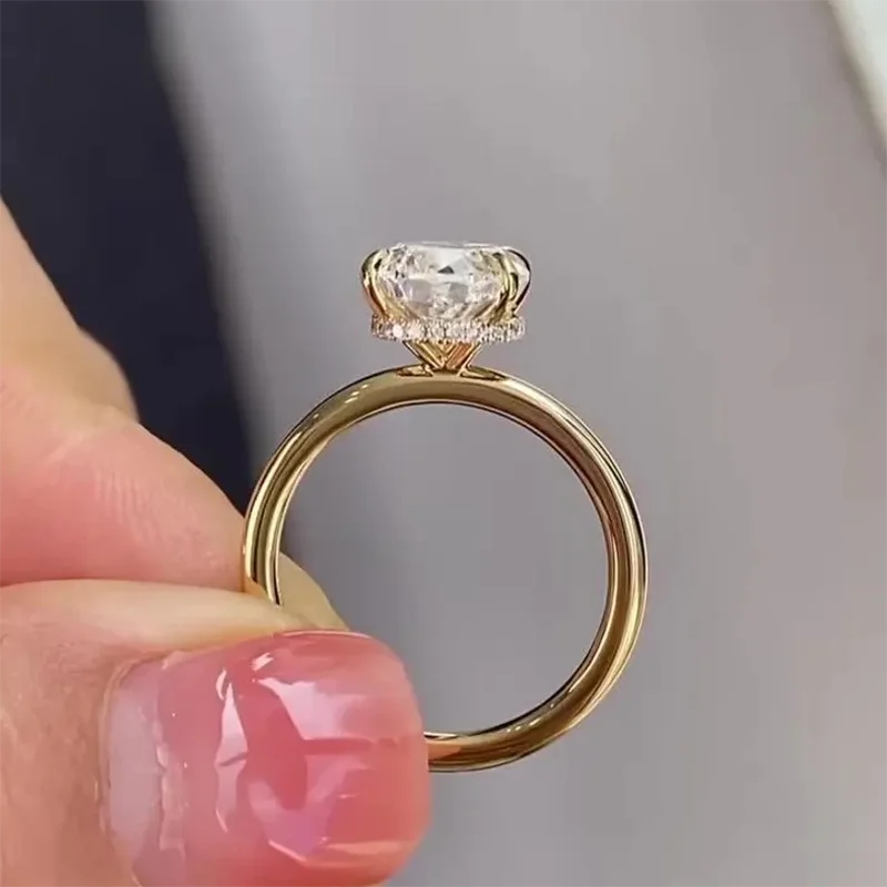 Oval lab-grown diamond accent ring in gold