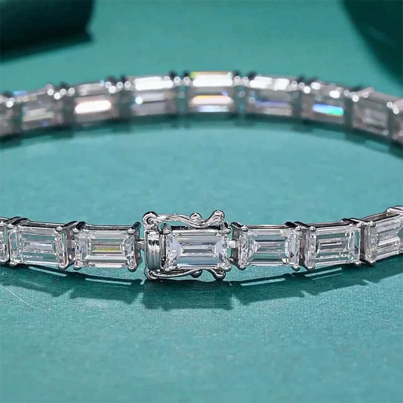 Emerald diamond line bracelet