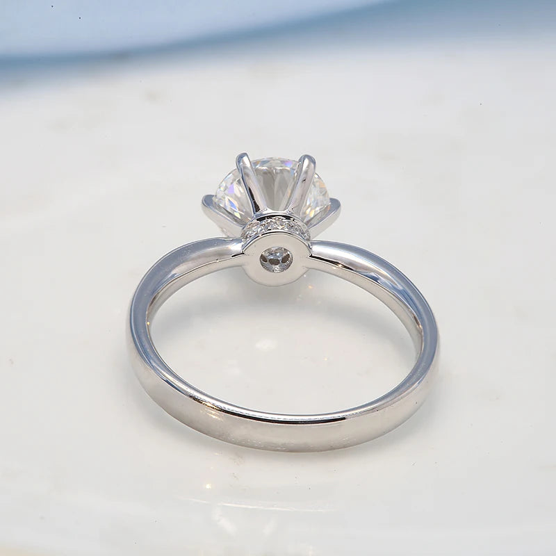 Round lab-grown diamond engagement ring with prong setting