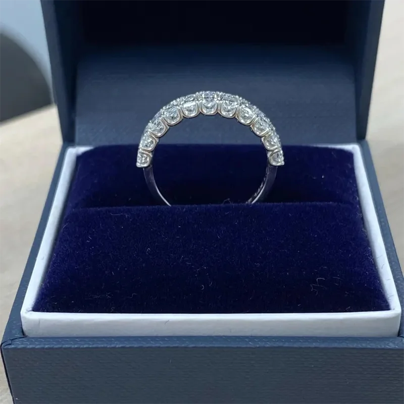 Half-eternity band with rectangular radiant diamonds