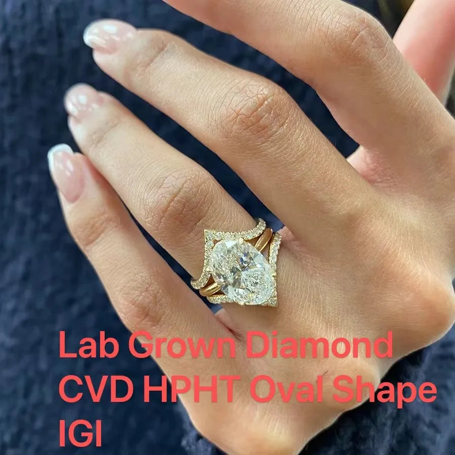 Oval lab-grown diamond halo bridal ring set