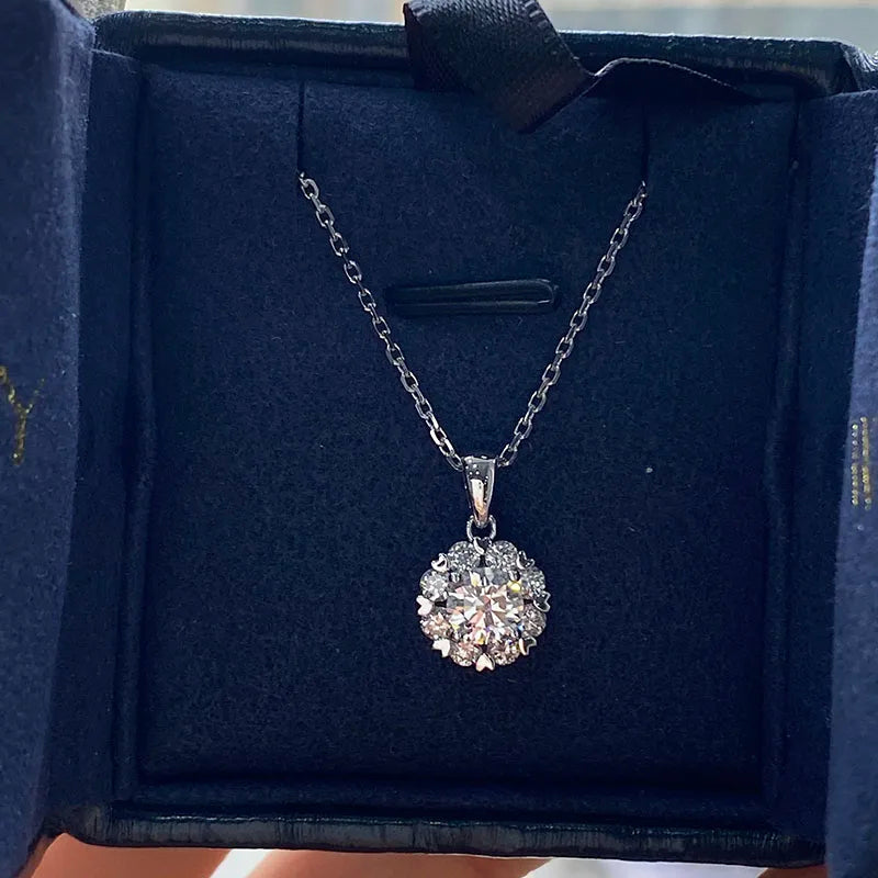 Classic lab-grown diamond pendant necklace