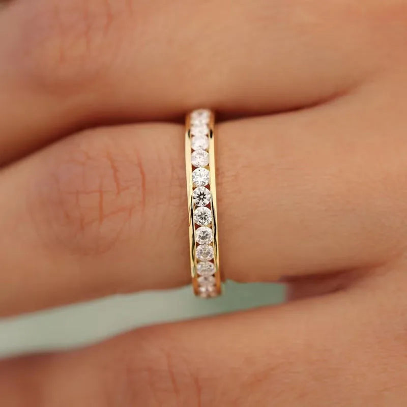 Round diamond stacking ring