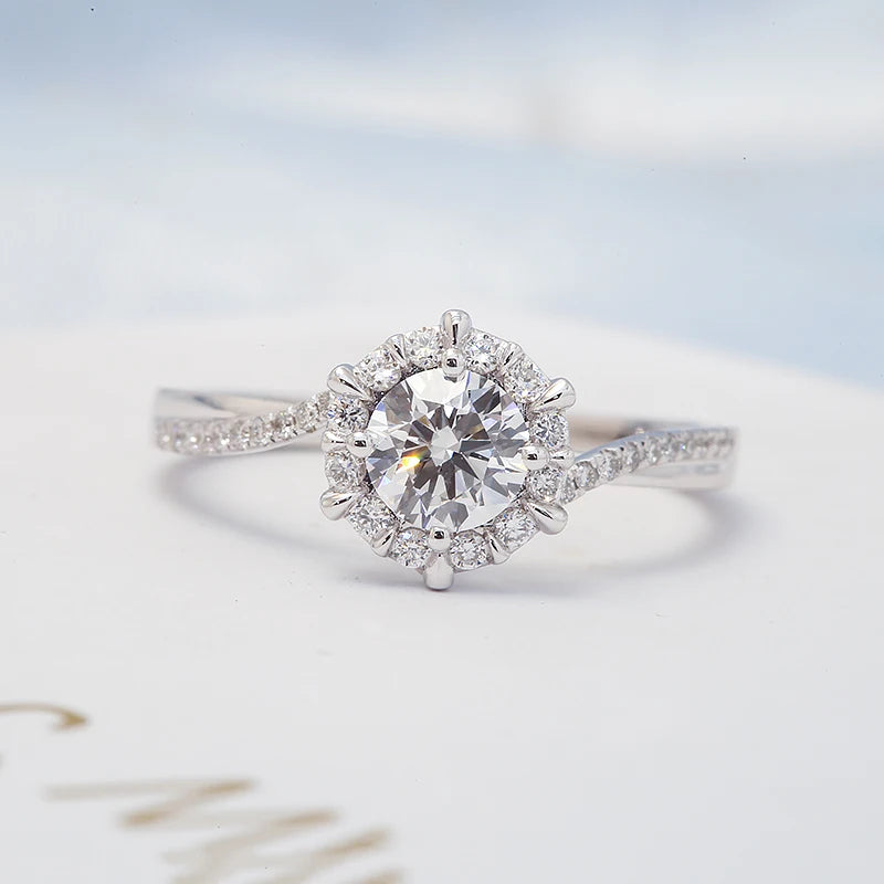 Classic round lab-grown diamond ring