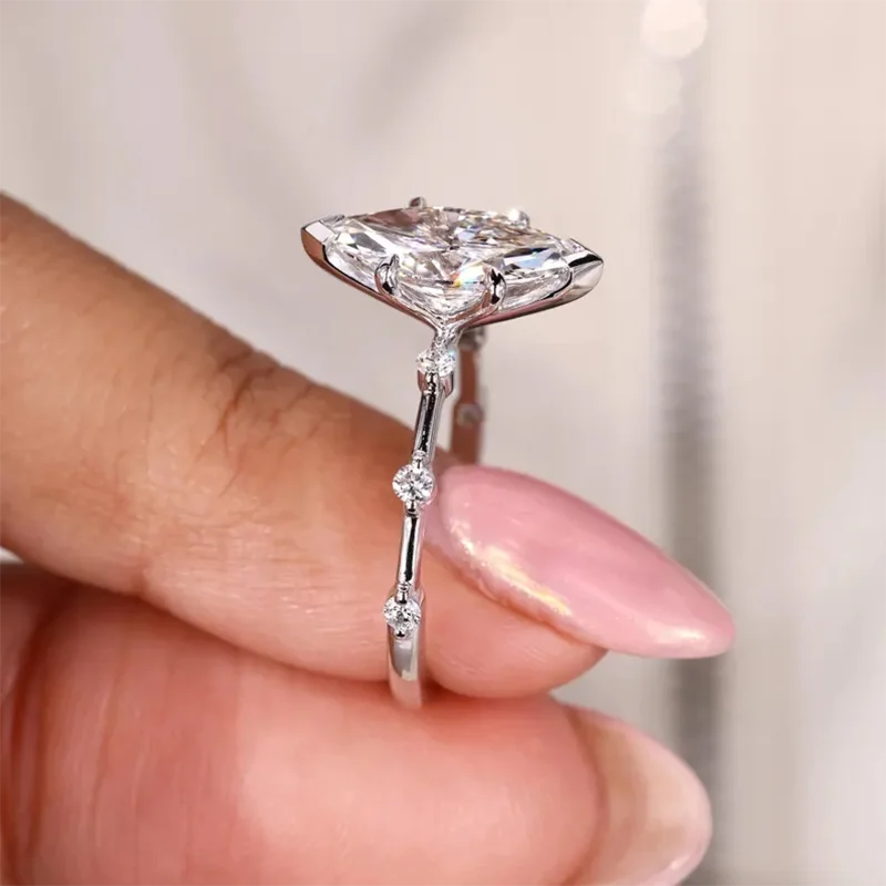 Marquise lab-grown diamond ring in 14K gold
