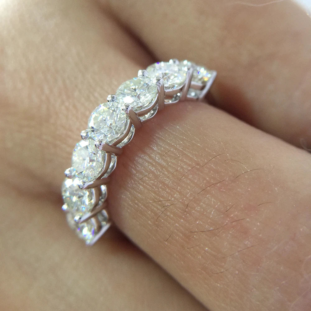0.7 carat total weight round lab-grown diamond ring band