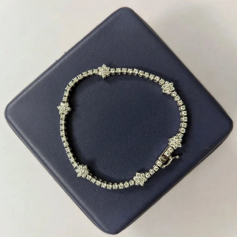 Lab-grown diamond line bracelet