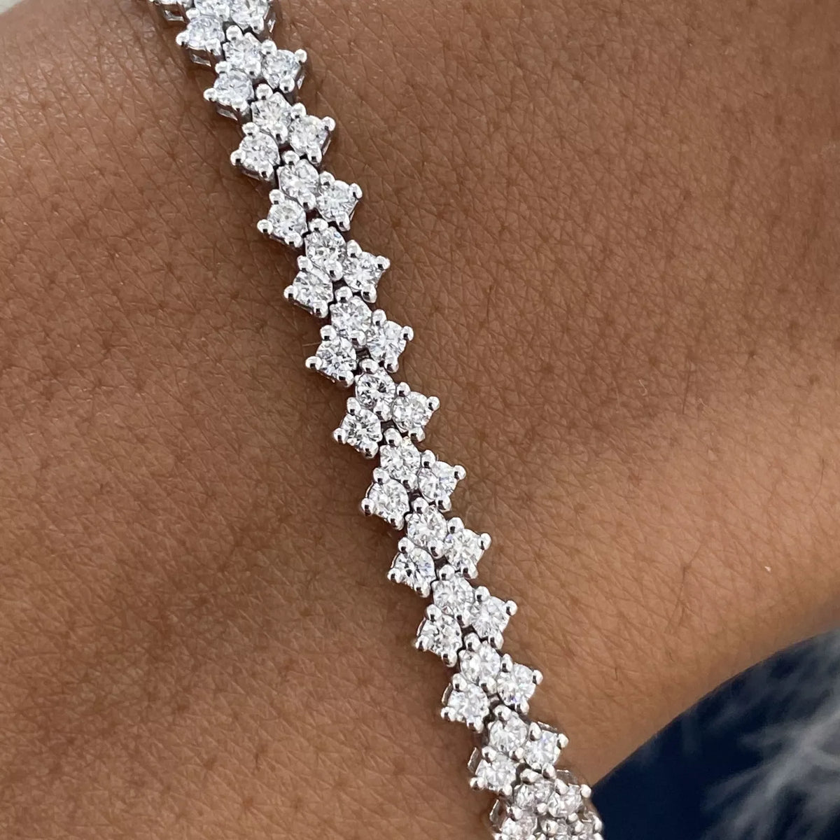 Classic round diamond bracelet