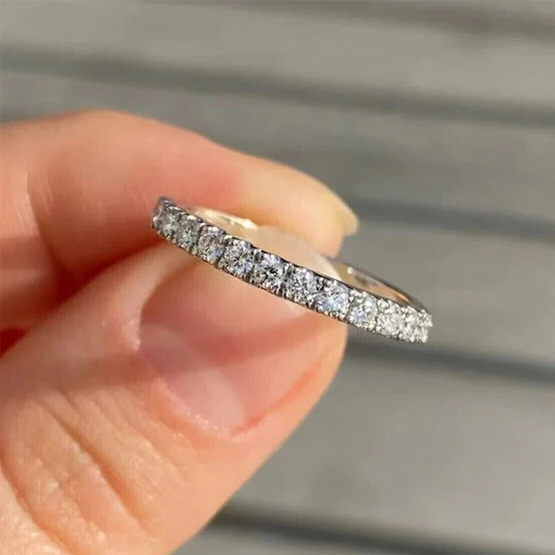 Round lab-grown diamond half-eternity band