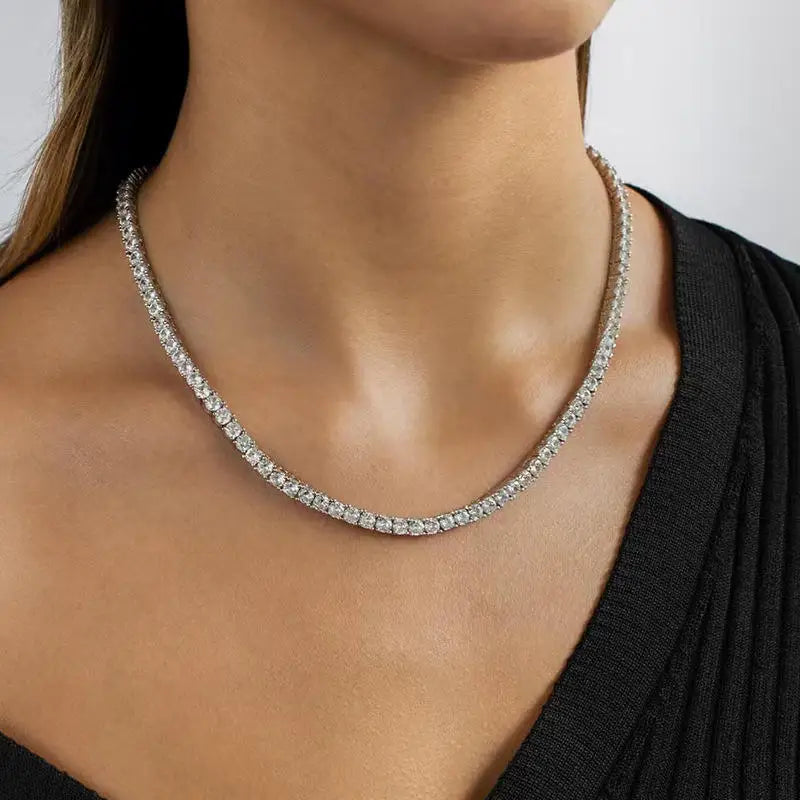 Round diamond necklace design