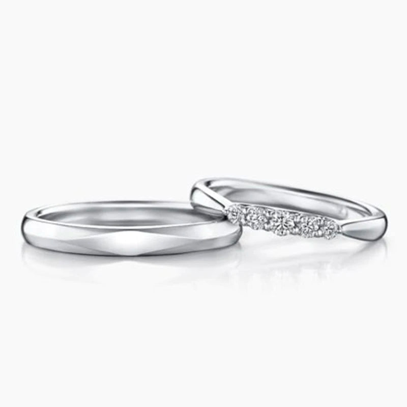 Graduated round lab-grown diamond band ring