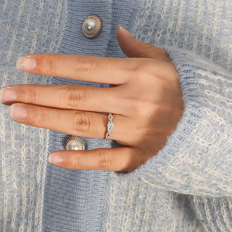Éclat Élise Silhouette Ring