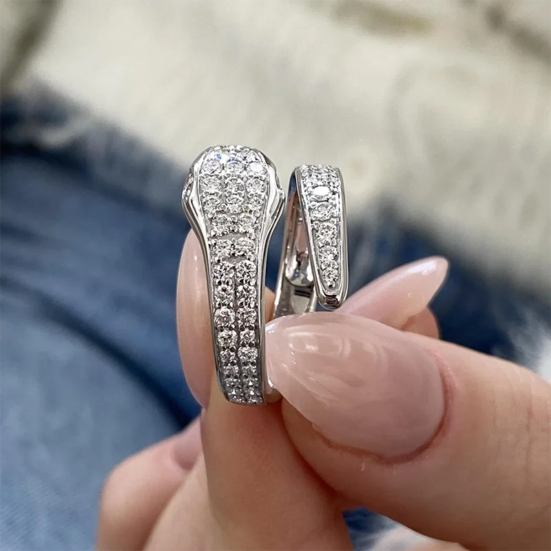 Gold wrap ring with round lab-grown diamonds